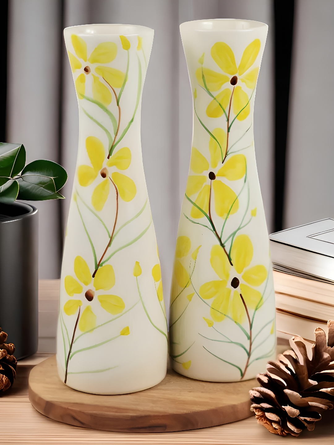 

Kaolinite White & Yellow 2 Pieces Floral Printed Ceramic Flower Vase