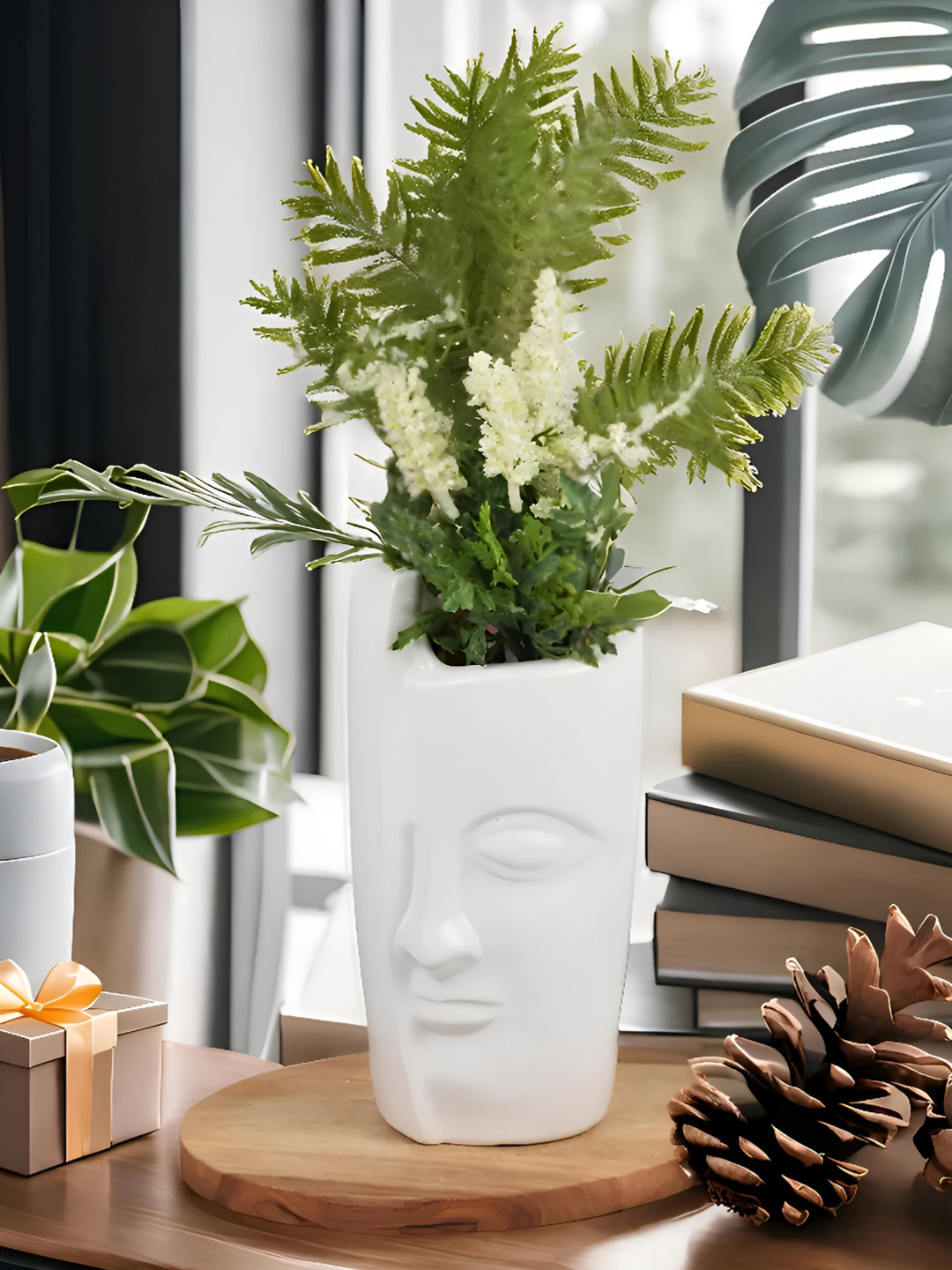

Kaolinite White Face Design Ceramic Flower Vase