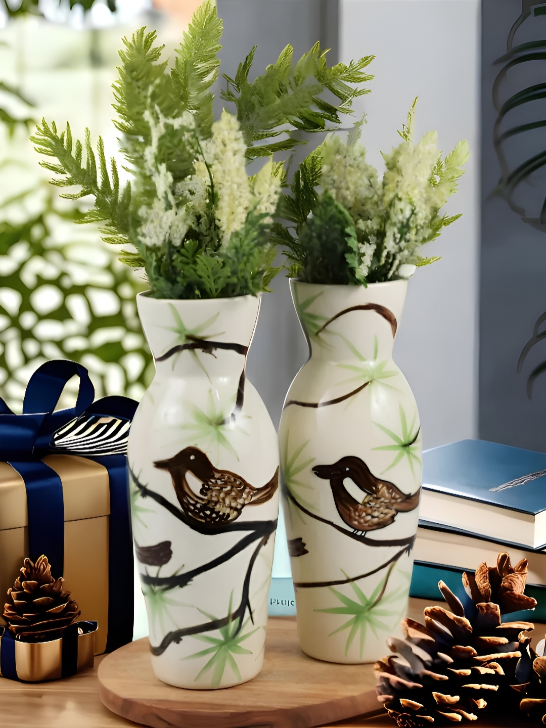 

Kaolinite Brown & Green 2 Pieces Bird Printed Ceramic Flower Vase