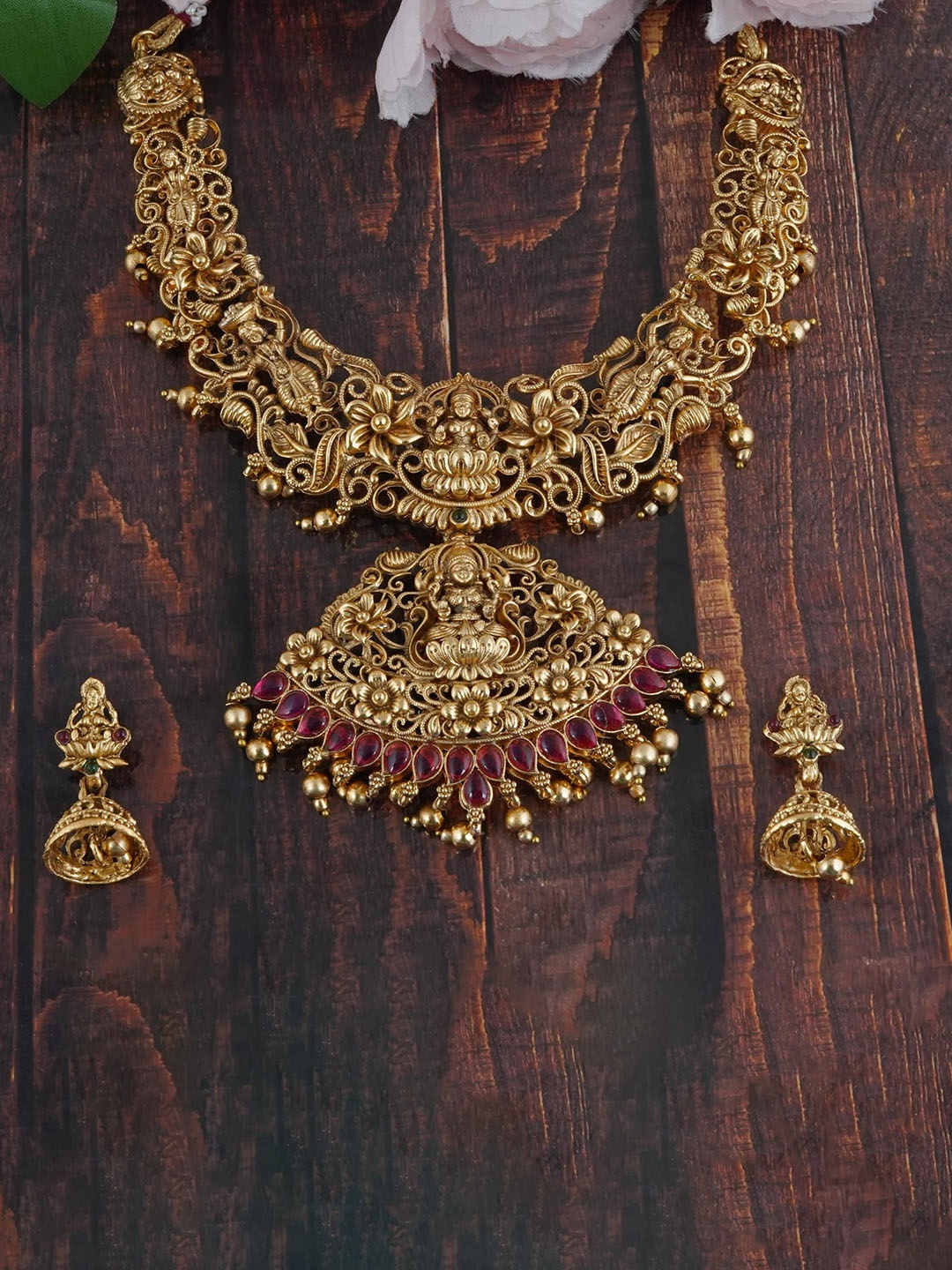 

MANSIYAORANGE Gold Plated Stone Studded & Beaded Temple Jewellery Set