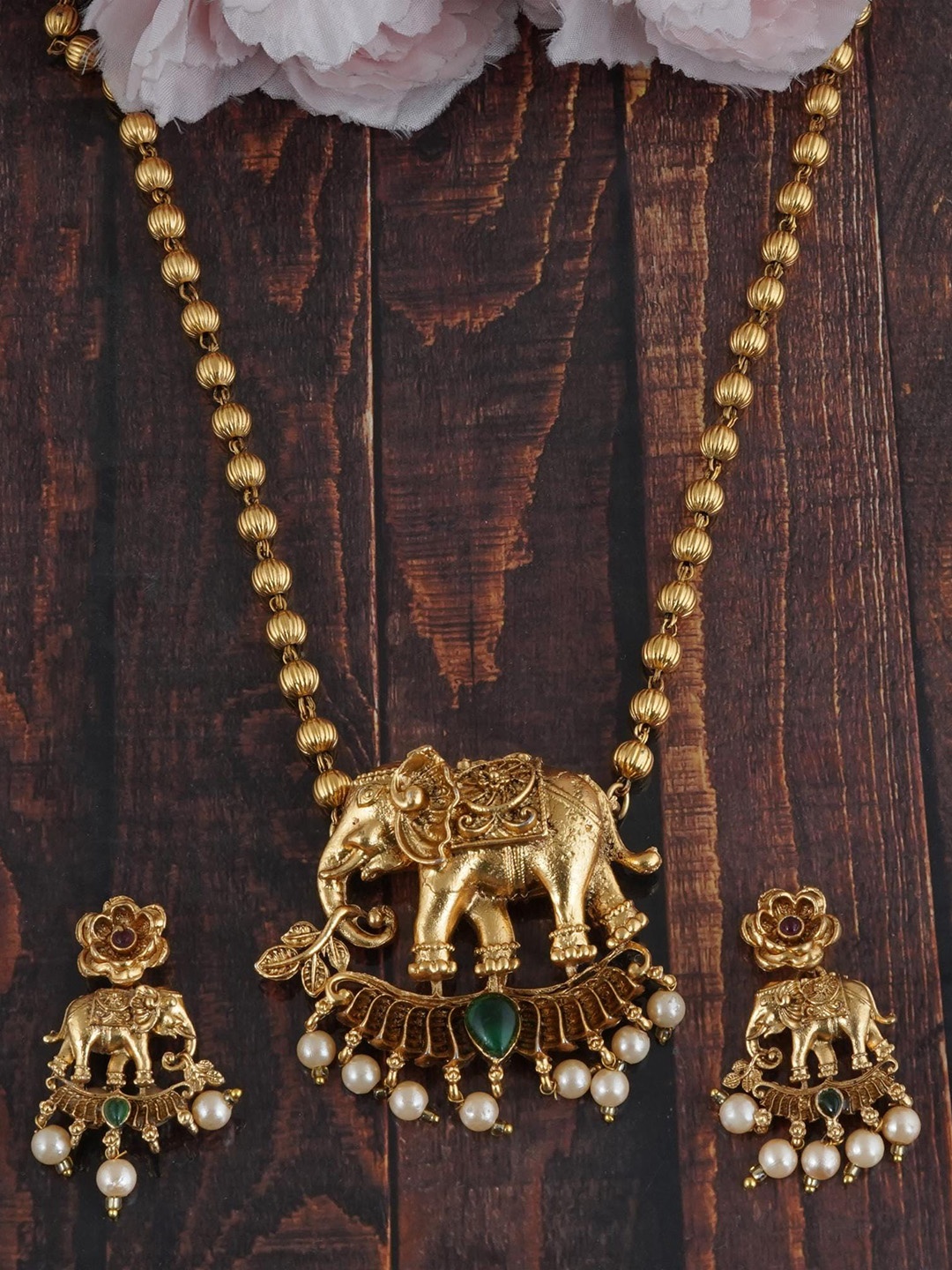 

MANSIYAORANGE Gold Plated Stone Studded & Beaded Temple Jewellery Set