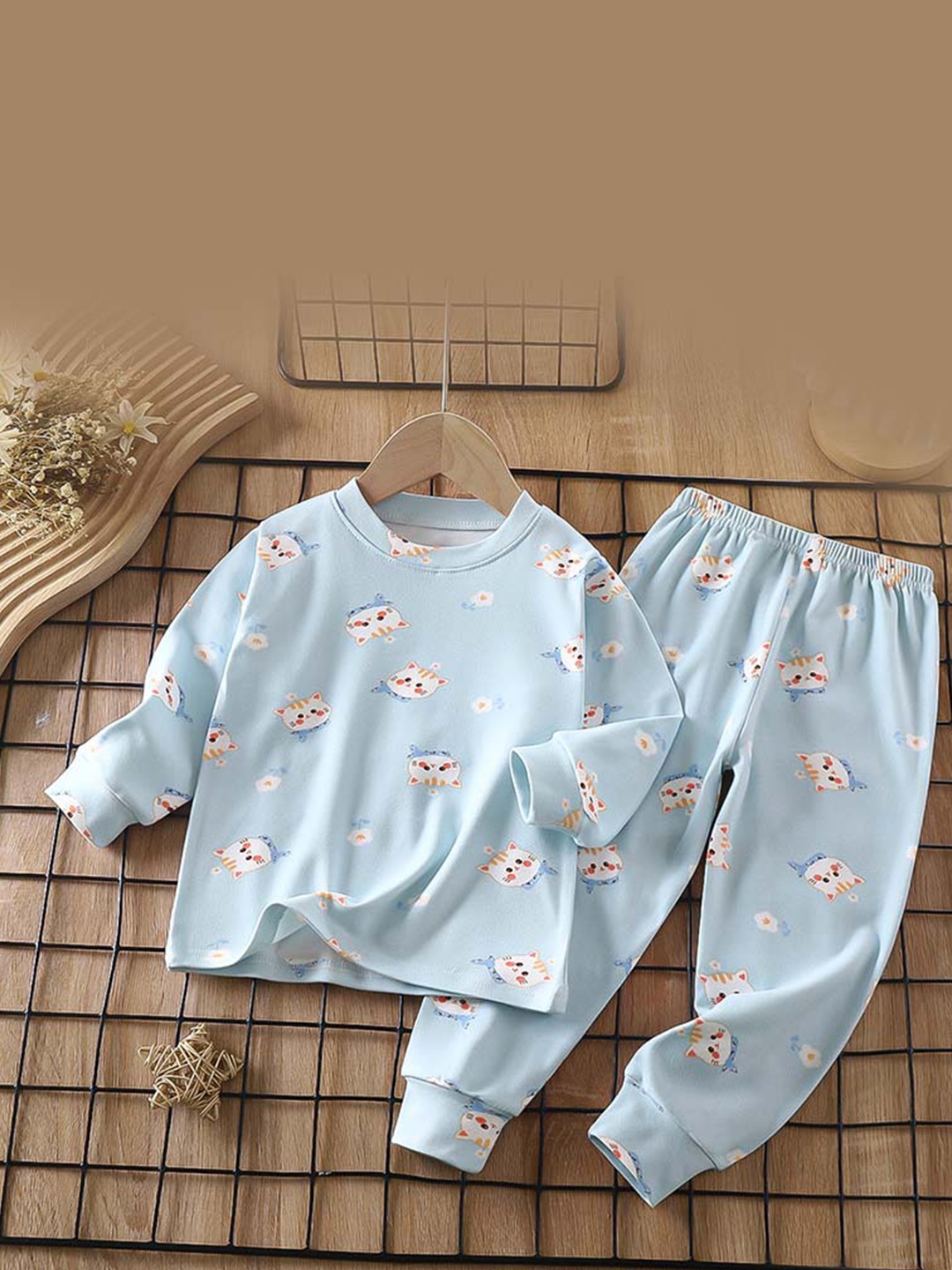 

bubble berry Girls Printed Night Suit, Blue