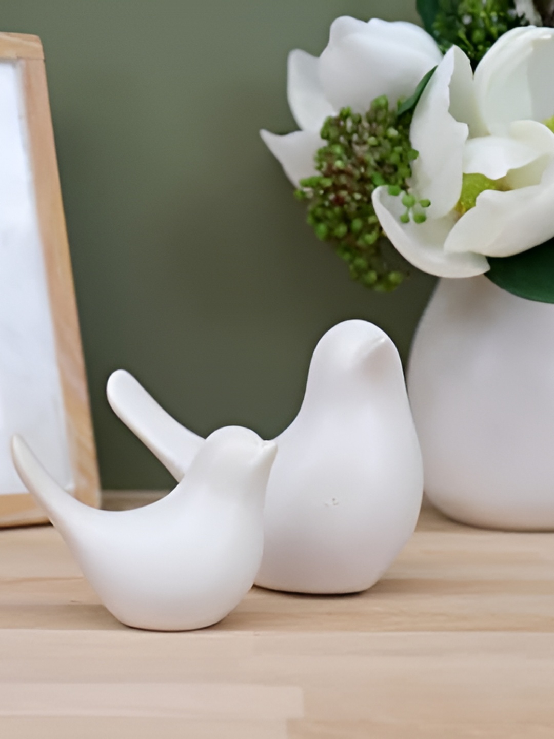 

CraftVatika White 2 Pieces Idol Showpiece