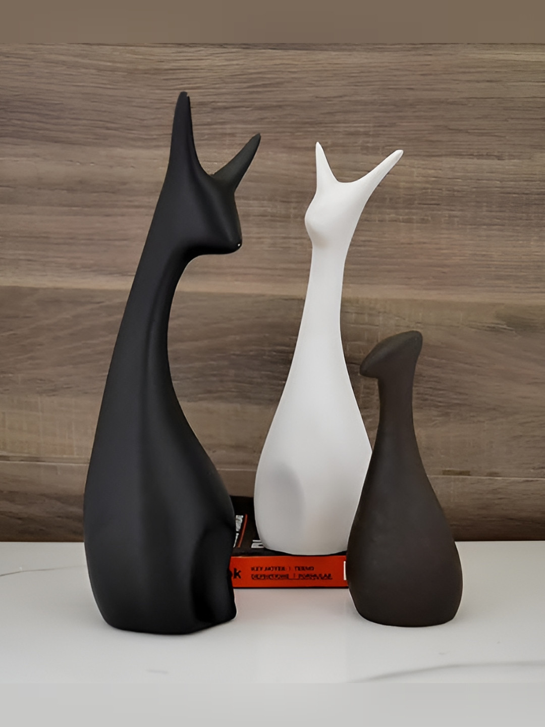 

CraftVatika Black & White 3 Pieces Figurine Showpiece