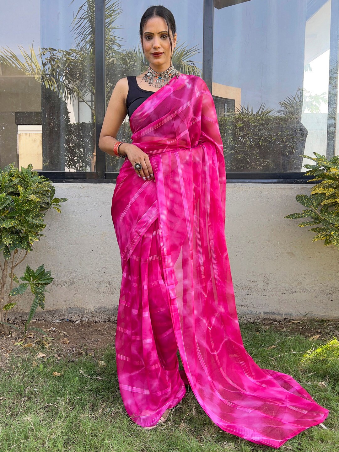 

KALINI Pink Georgette Ethnic Printed Ready to Wear Saree