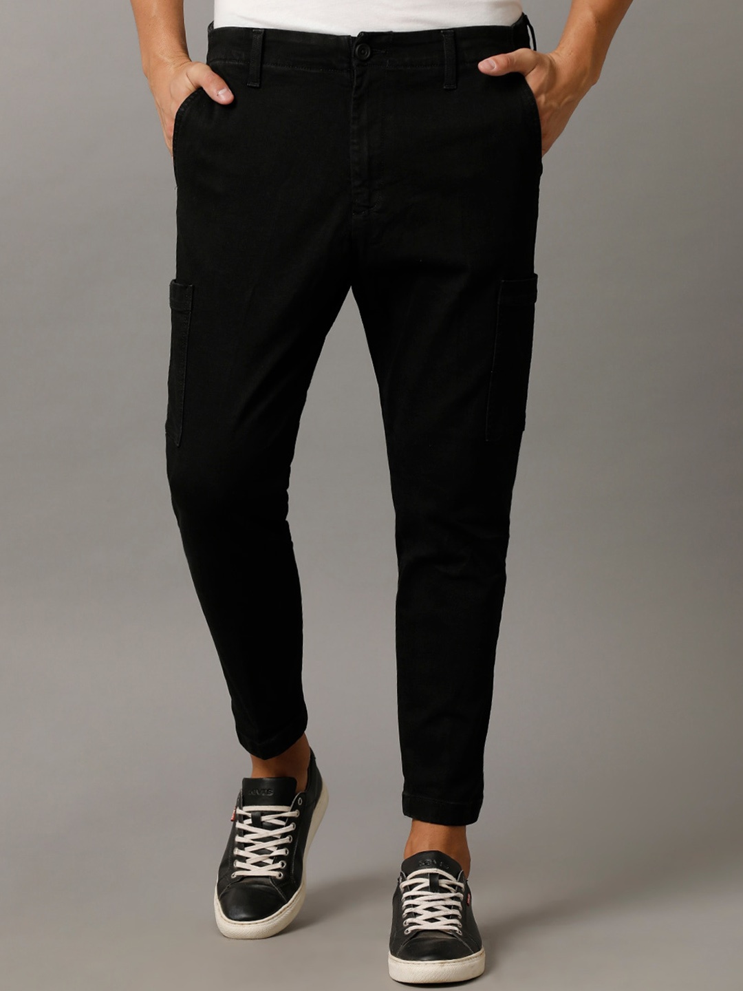 

Voi Jeans Men Comfort Fit Clean Look Stretchable Jeans, Black