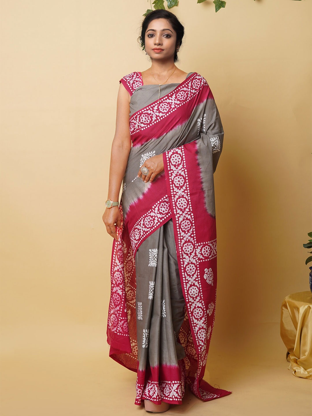 

Unnati Silks Batik Block Printed Pure Cotton Saree, Grey