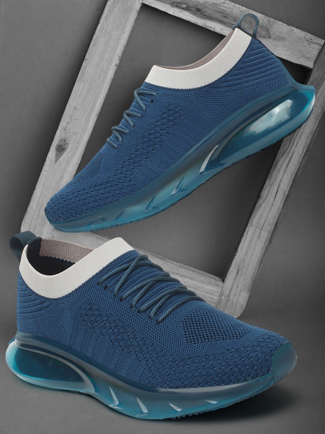

SPRENGE Men Textured Lace Up Flyknit Sneakers, Blue