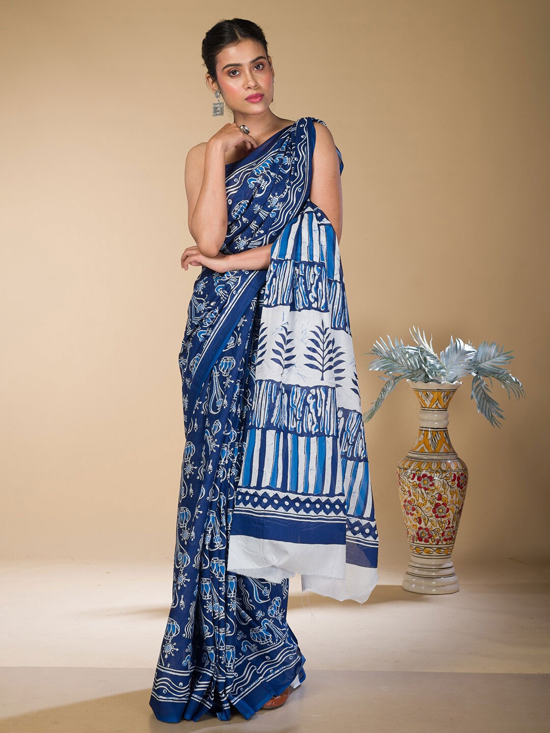 

HERE&NOW Floral Printed Pure Cotton Saree, Blue