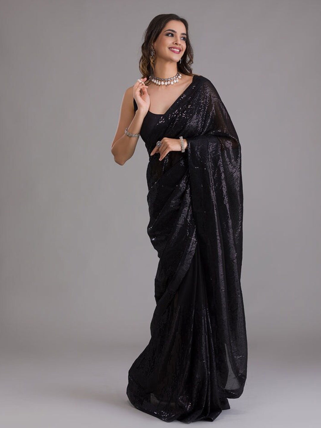 

ANJANI TEXTILE Embellished Sequinned Poly Saree, Black