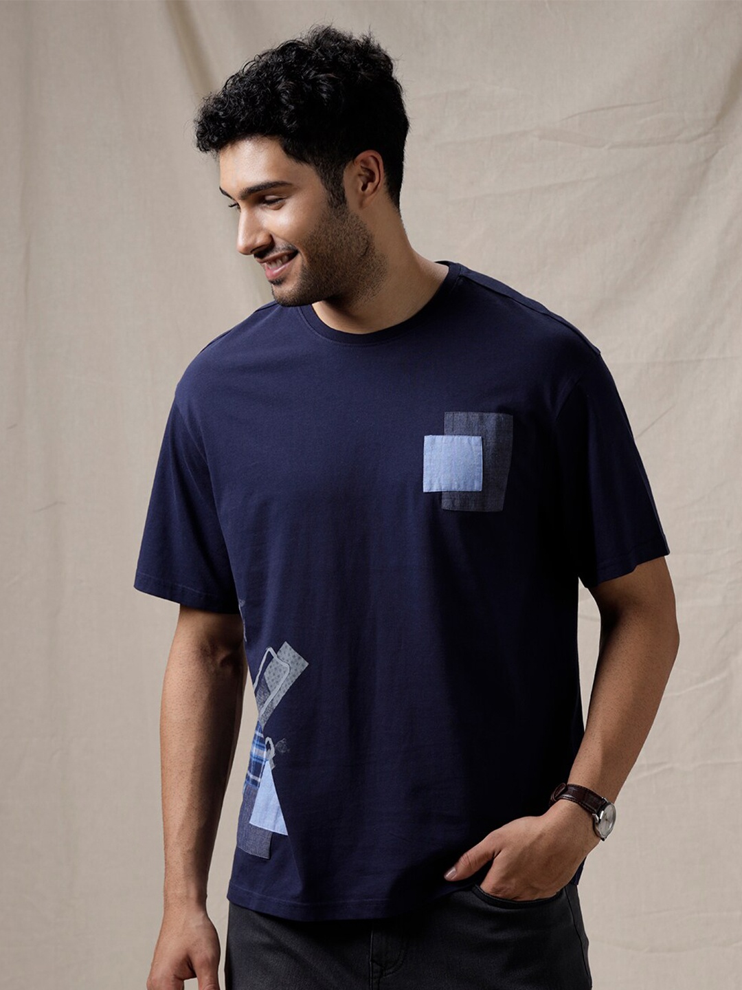 

WROGN Geometric Printed Acrylic Slim Fit T-shirt, Navy blue