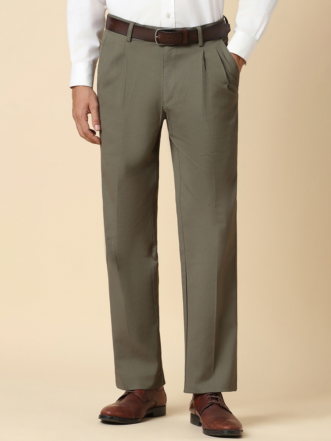 

Allen Solly Men Slim Fit Pleated Mid-Rise Trousers, Olive