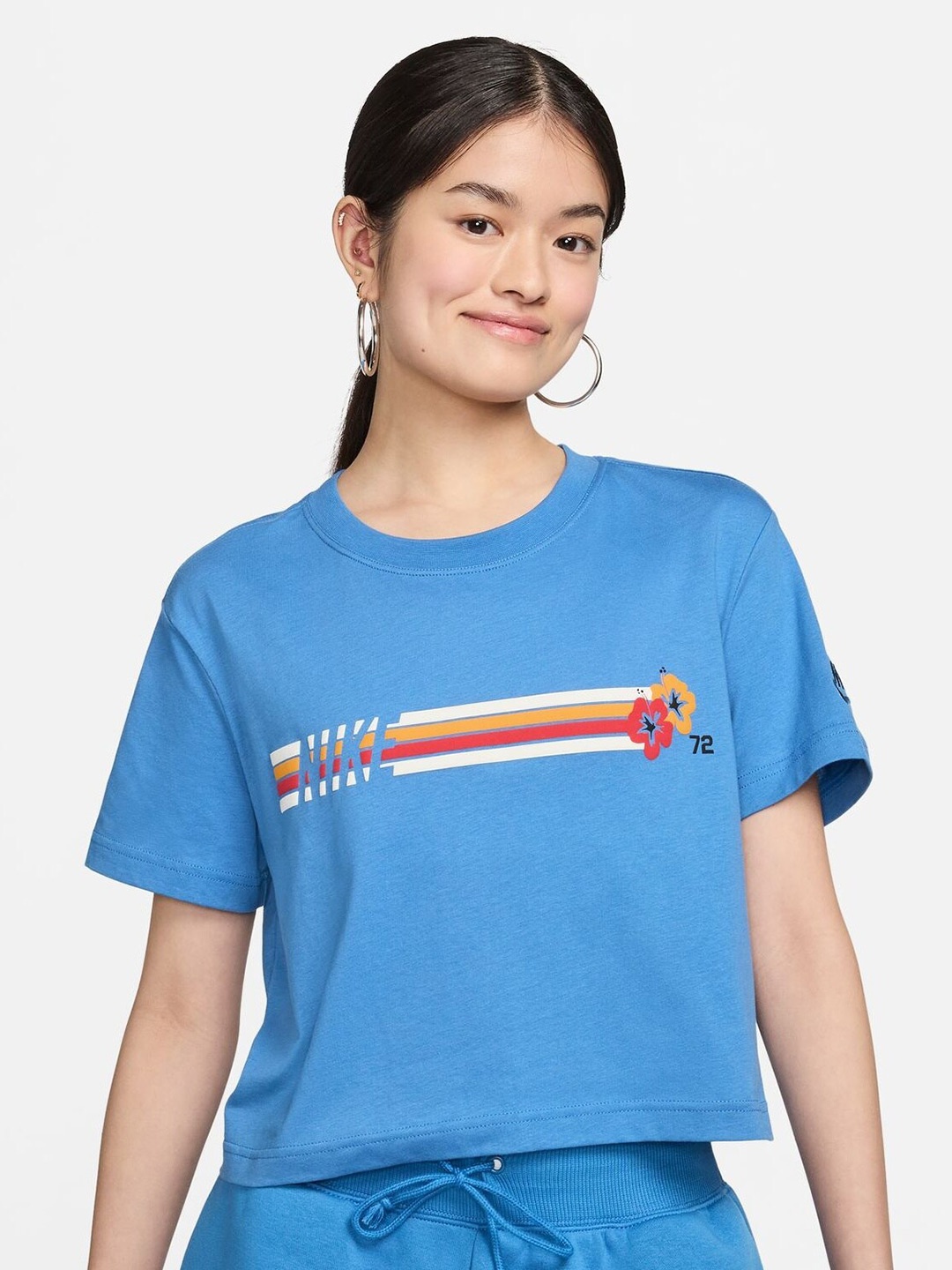 

Nike Women Sportswear Cropped T-Shirt, Blue