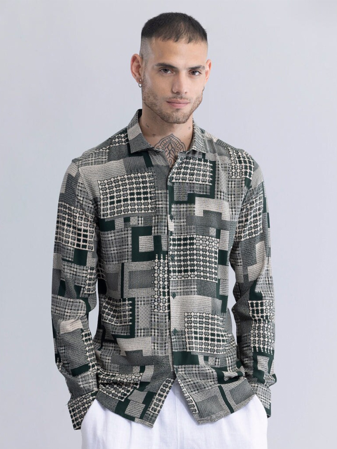 

Snitch Green Classic Slim Fit Opaque Abstract Casual Shirt