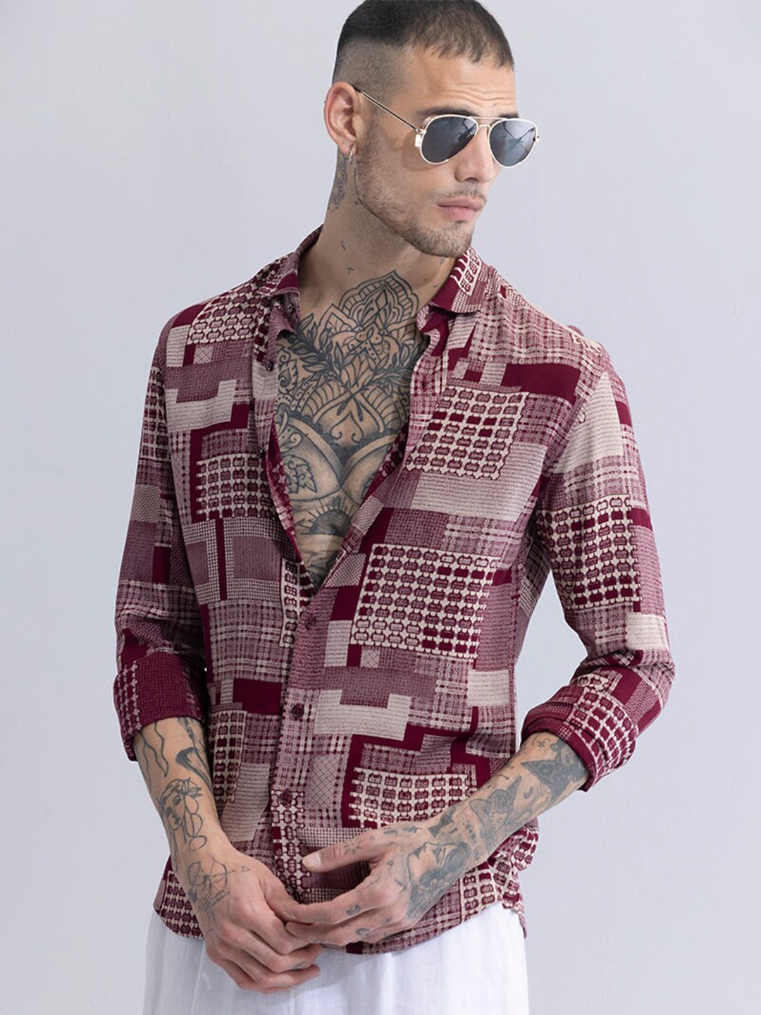 

Snitch Cream Classic Slim Fit Opaque Abstract Casual Shirt