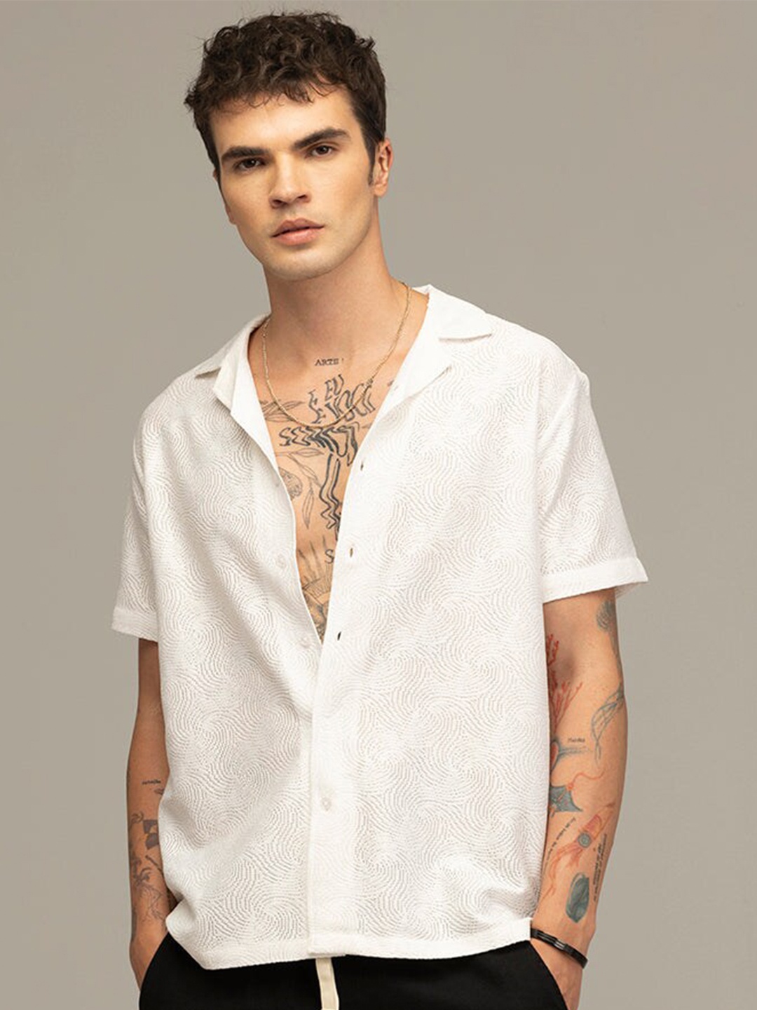 

Snitch White Classic Oversized Opaque Self Design Casual Shirt