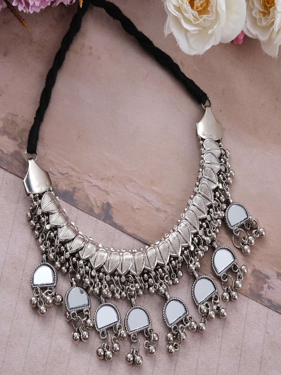 

UNIVERSITY TRENDZ Silver Plated Artificial Stones Oxidised Necklace