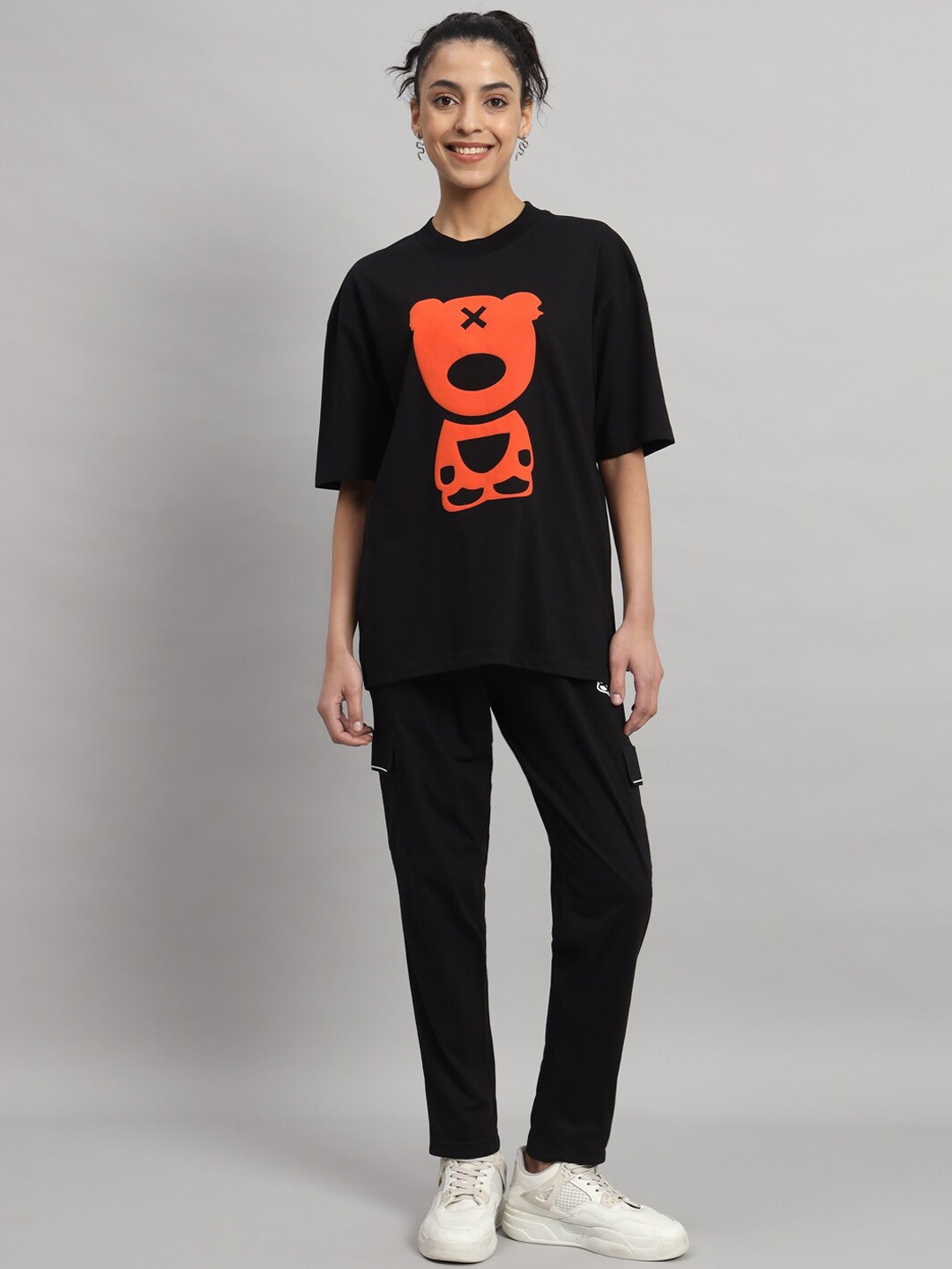 

GRIFFEL Graphic Printed Pure Cotton Oversized Fit T-Shirt & Mid-Rise Trouser Co-Ords, Black