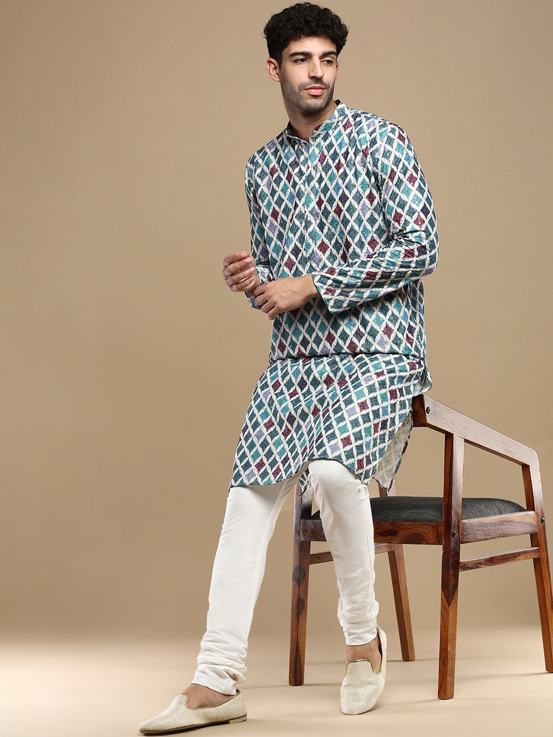 

Anouk Green Geometric Printed Sequinned Mandarin Collar Cotton Straight Kurta