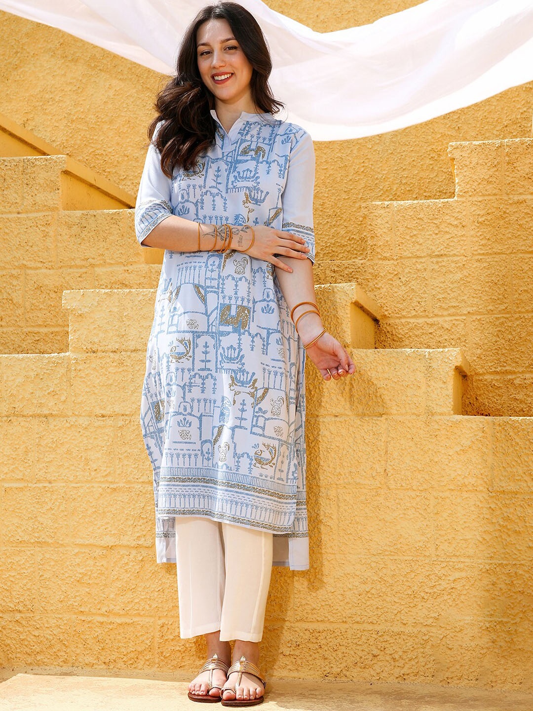 

QISSA Ethnic Motifs Printed Regular Kurta with Trousers, Blue