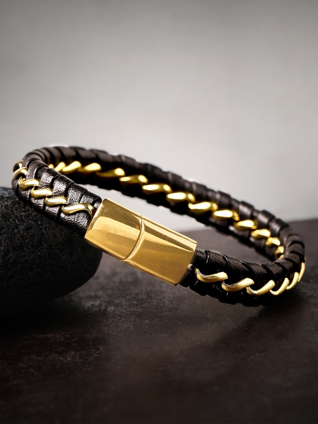 

The Roadster Lifestyle Co. Men Black Leather Wraparound Bracelet