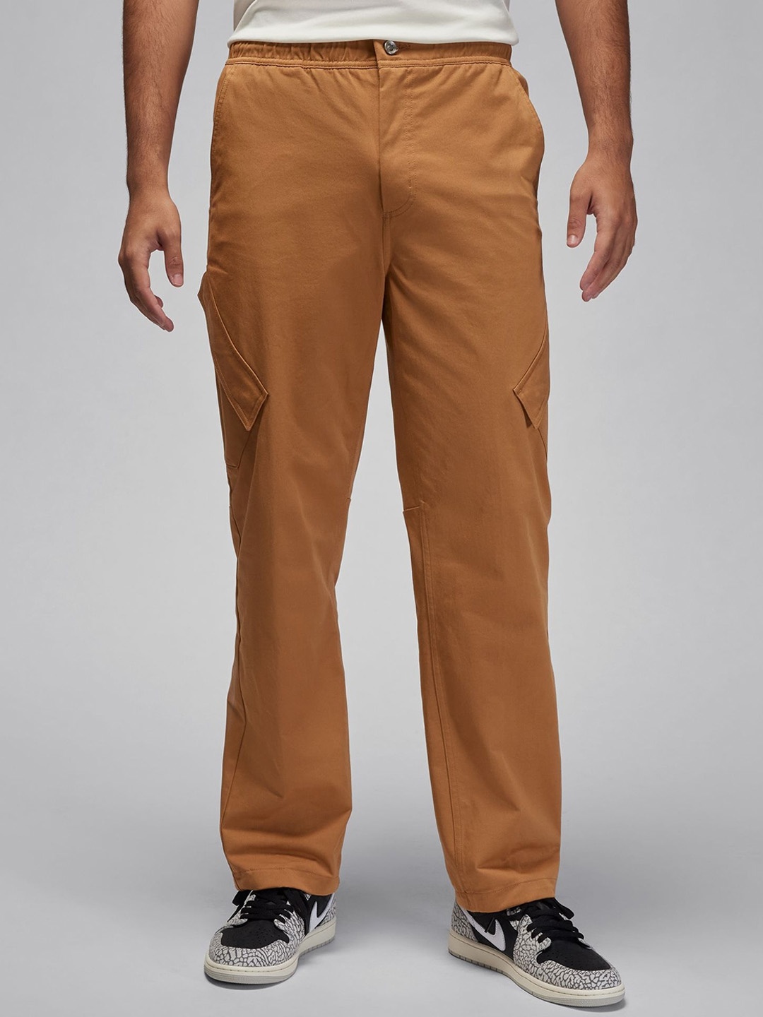 

Nike Jordan Essentials Men's Chicago Trousers, Brown