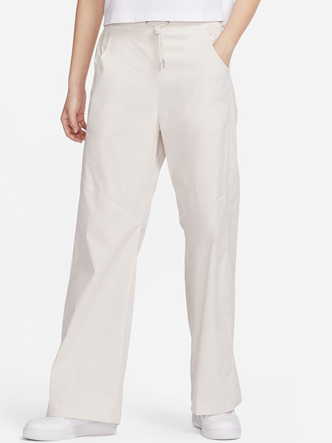 

Nike Sportswear Essential Women's Woven High-Waisted Trousers, White