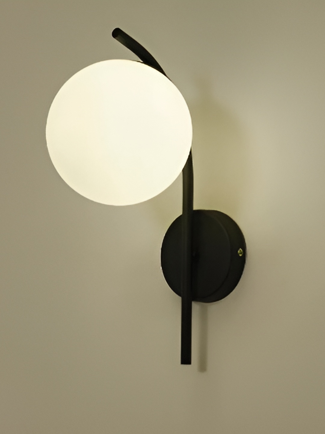

Areezo Black Contemporary Metal Wall Lamp