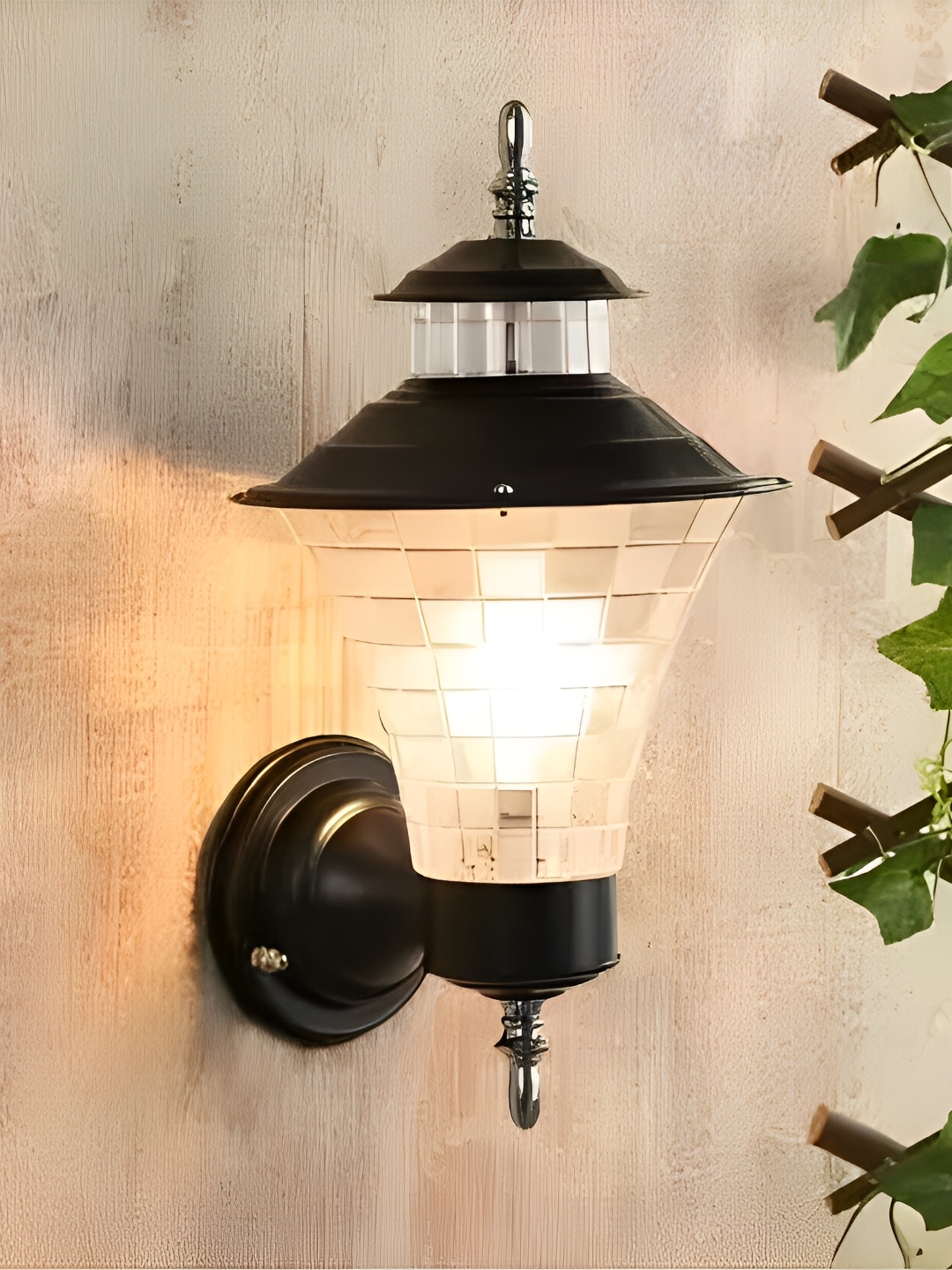 

Areezo Black Metal Wall Lamp