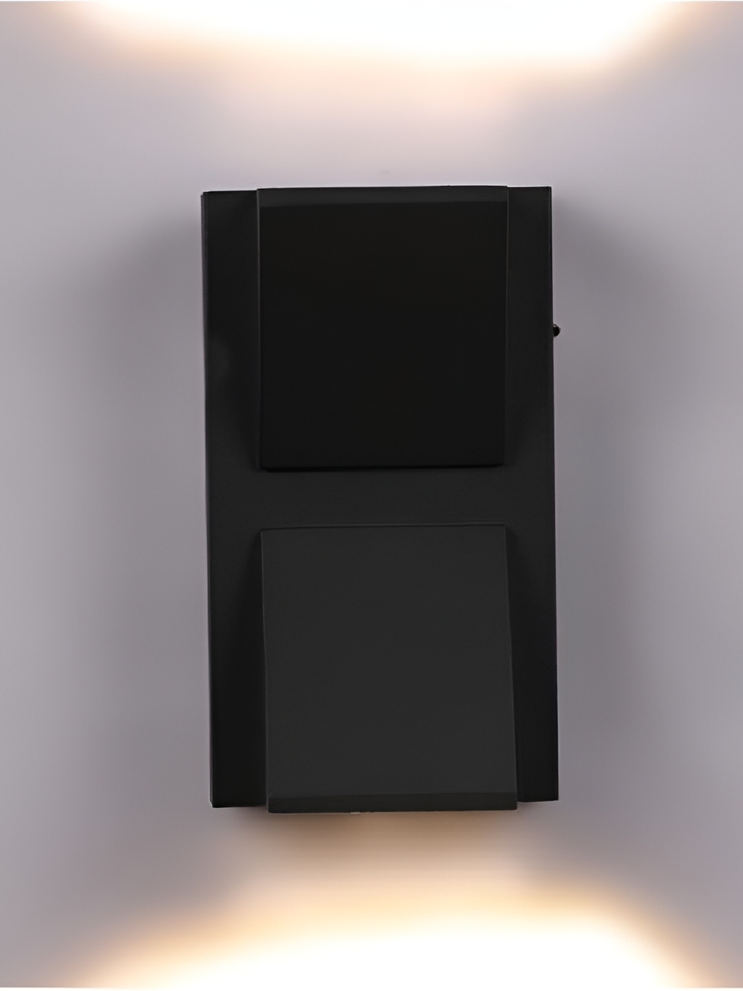 

Areezo Black Aluminium Square Shaped Wall Lamp