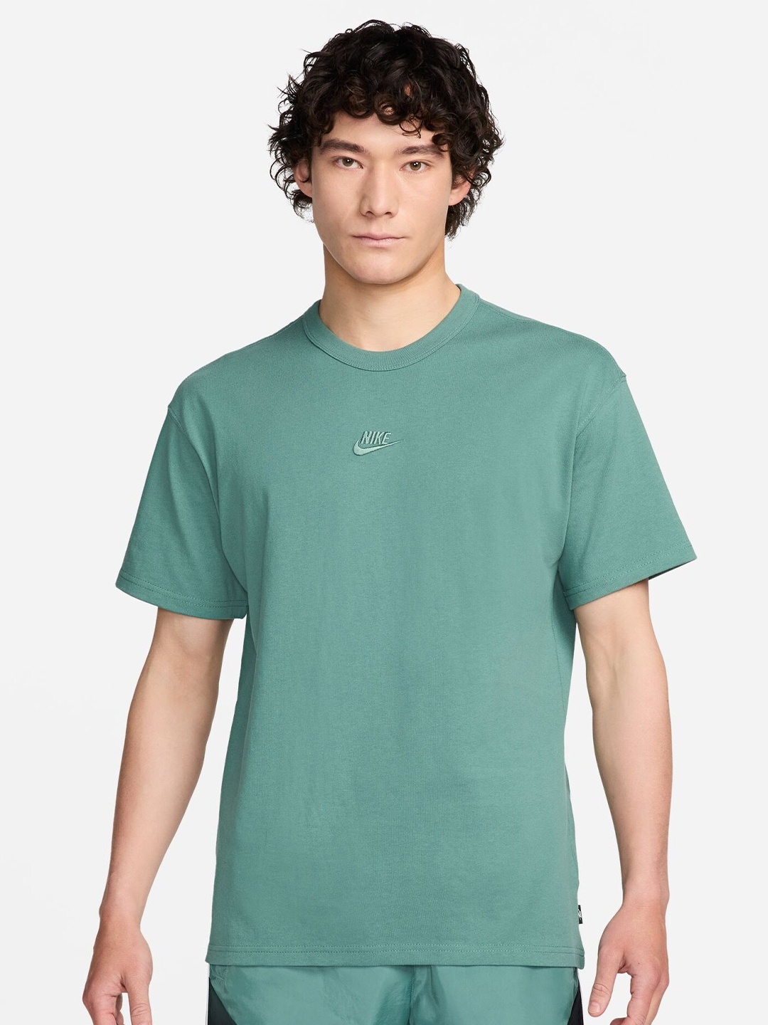 

Nike Men Sportswear Premium Essentials T-Shirt, Green
