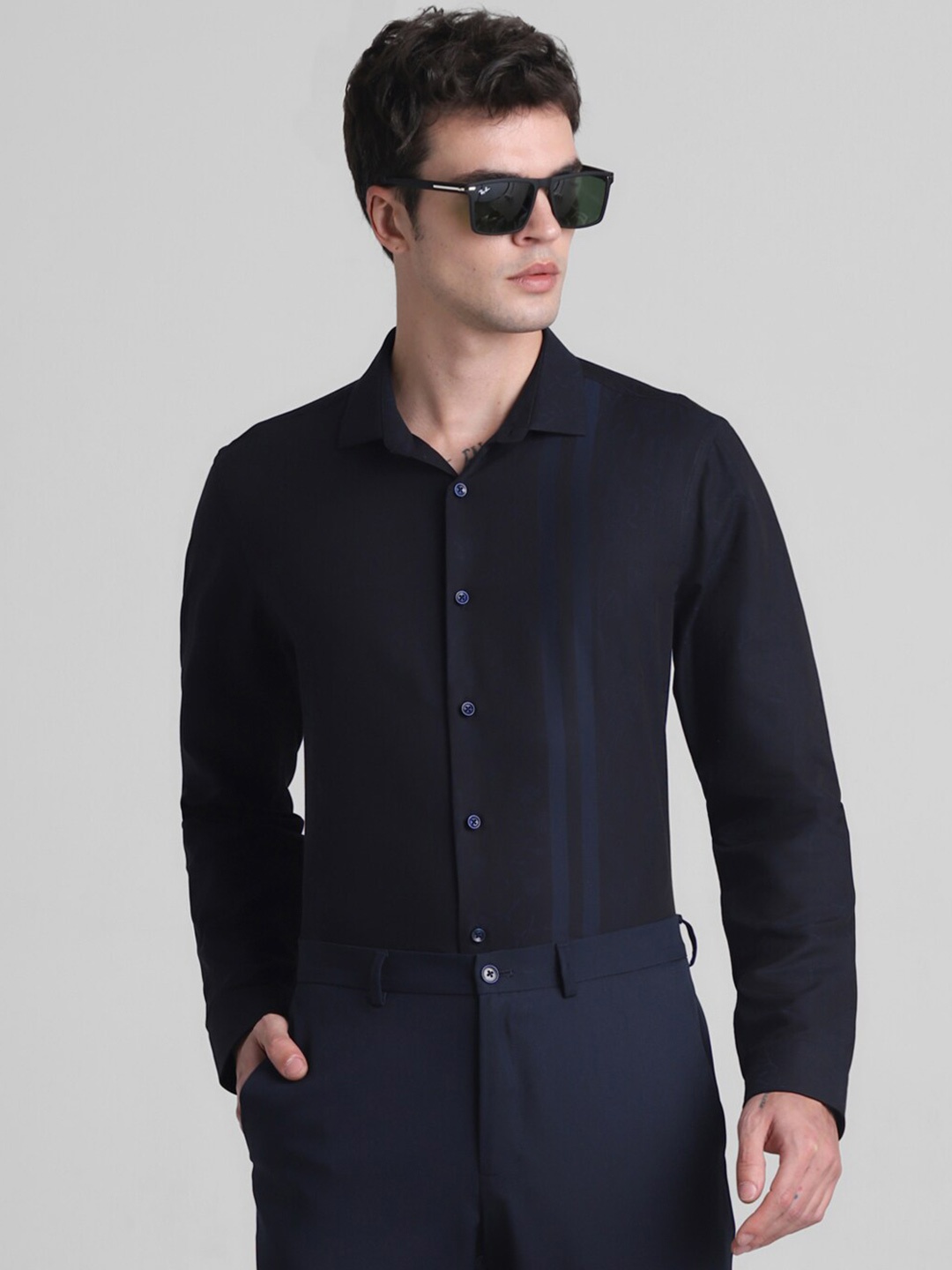 

Jack & Jones Men Slim Fit Opaque Casual Shirt, Navy blue