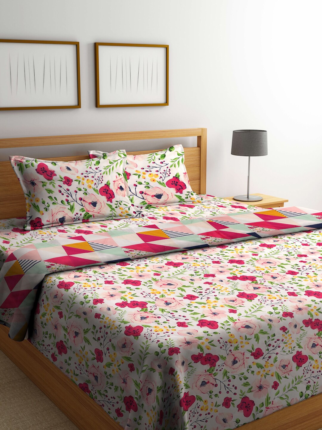 

Miaz Lifestyle White & Pink Floral Printed Cotton Bedding Set