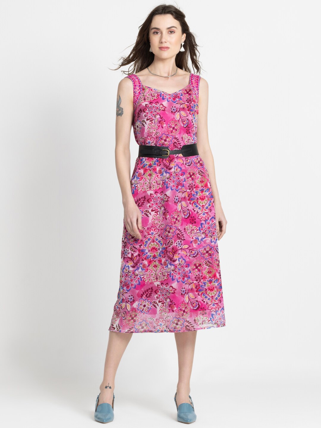 

SHAYE Floral Printed Pure Chiffon A-Line Midi Dress With Belt, Pink