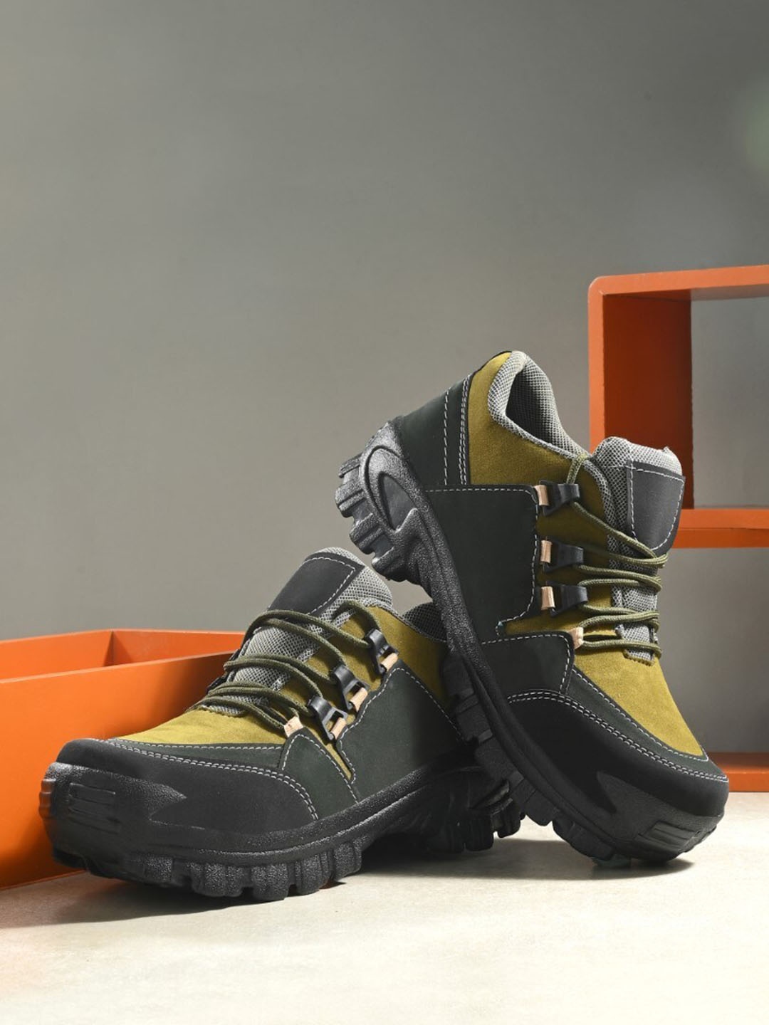 

KARADDI Men Outdoor Comfort Regular Boots, Olive