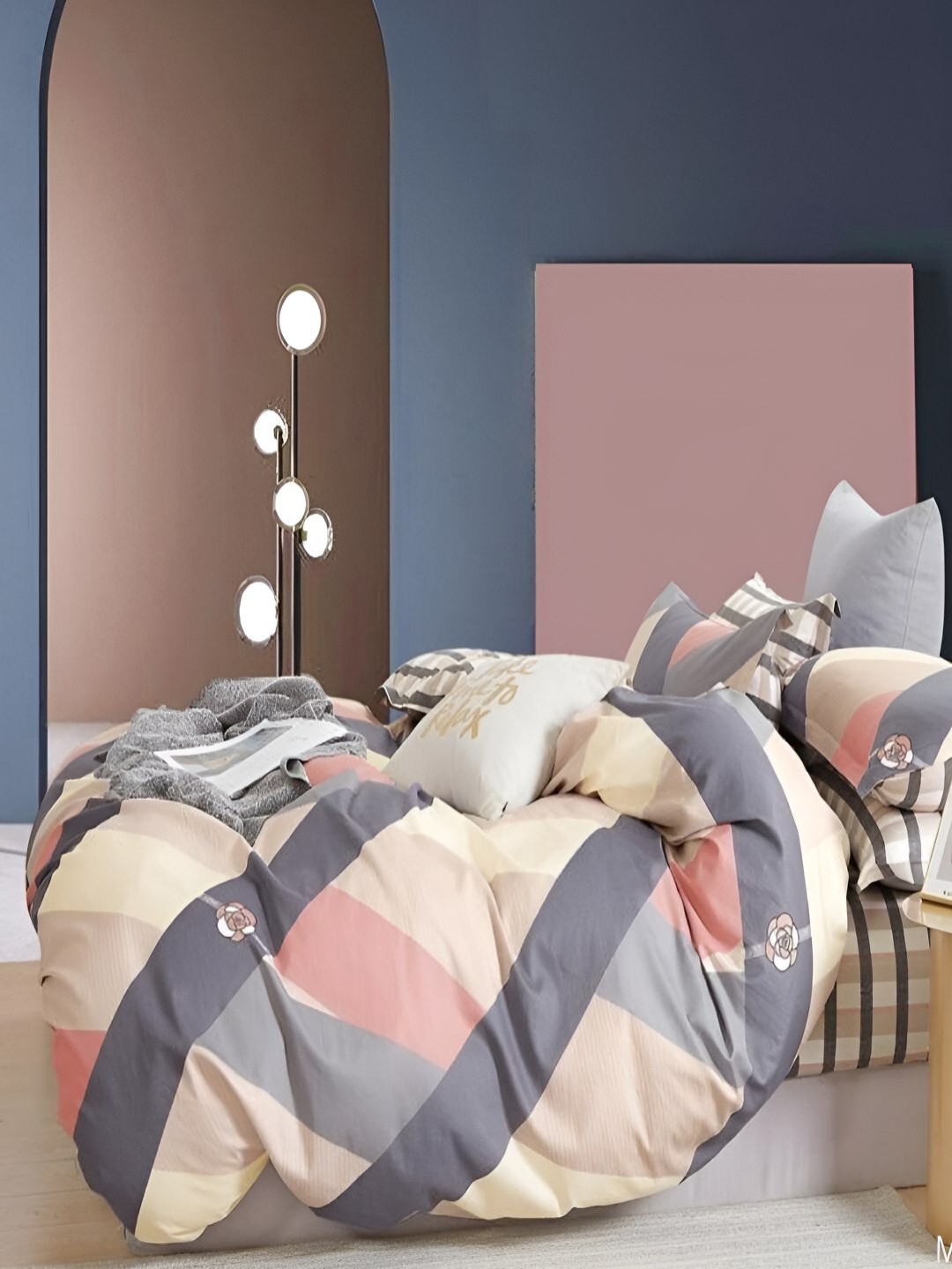 

GAPU & BALY Multicoloured Geometric 180 TC Queen Bedsheet with 2 Pillow Covers, Multi