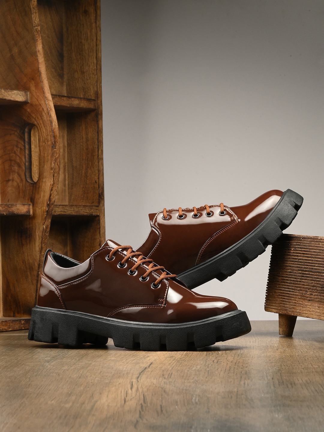 

Leo's Fitness Shoes Men Round Toe Water Repellent Upper Sneakers, Coffee brown