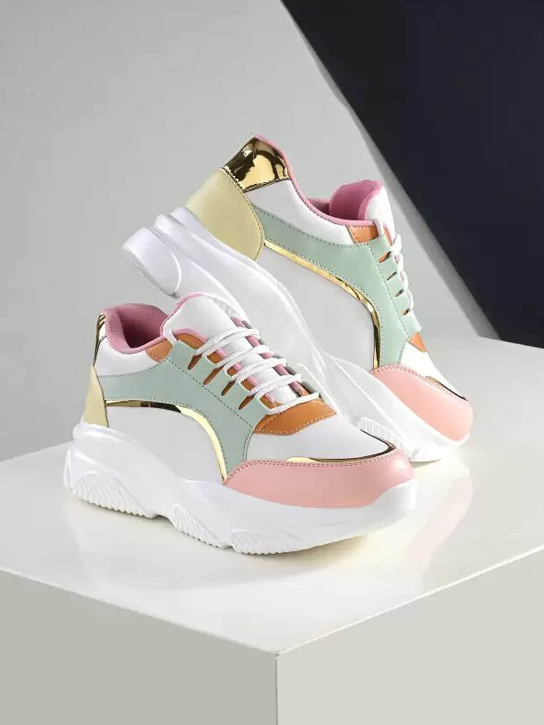 

Layasa Women Colourblocked Lace Up Sneakers, White