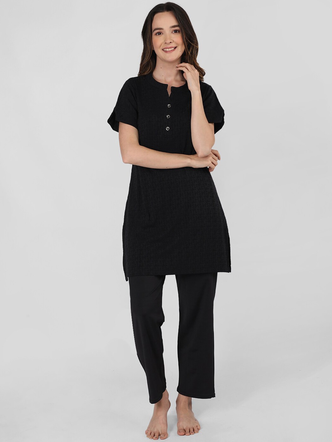 

Duchess Geometric Printed Mandarin Collar Kurti With Trouser, Black