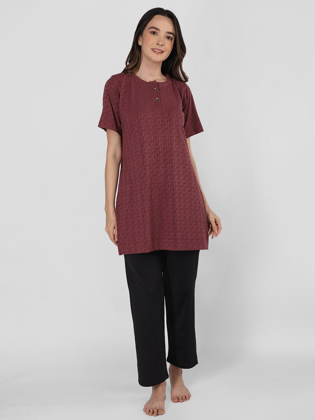 

Duchess Geometric Printed Mandarin Collar Kurti With Trouser, Maroon