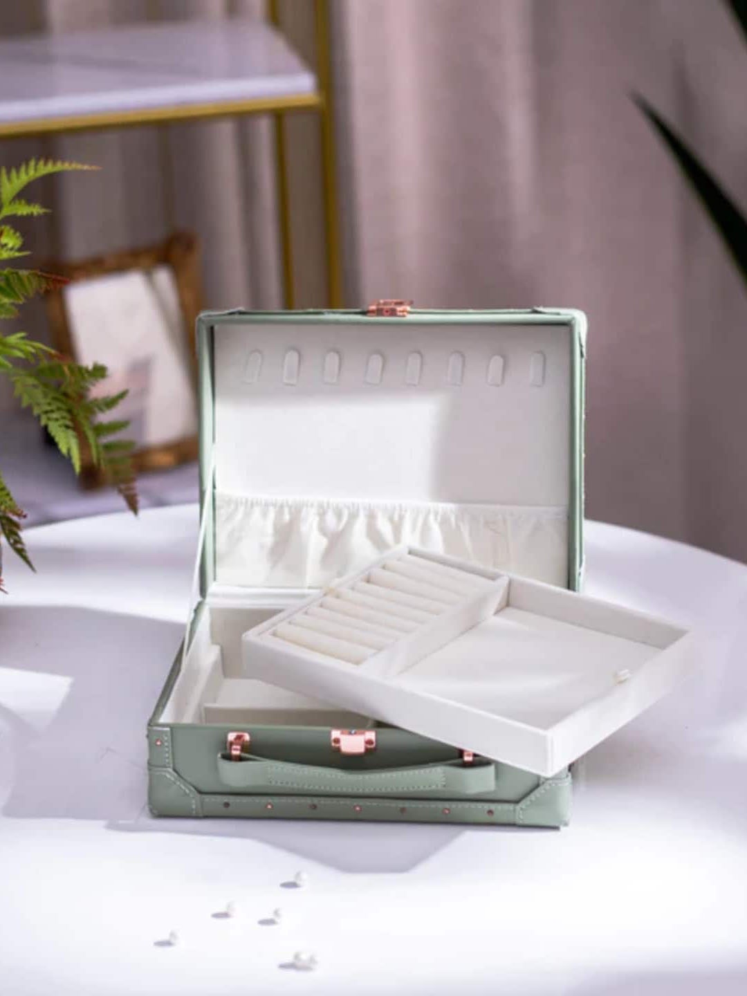 

THEDECORKART Green & White Jewellery Organiser