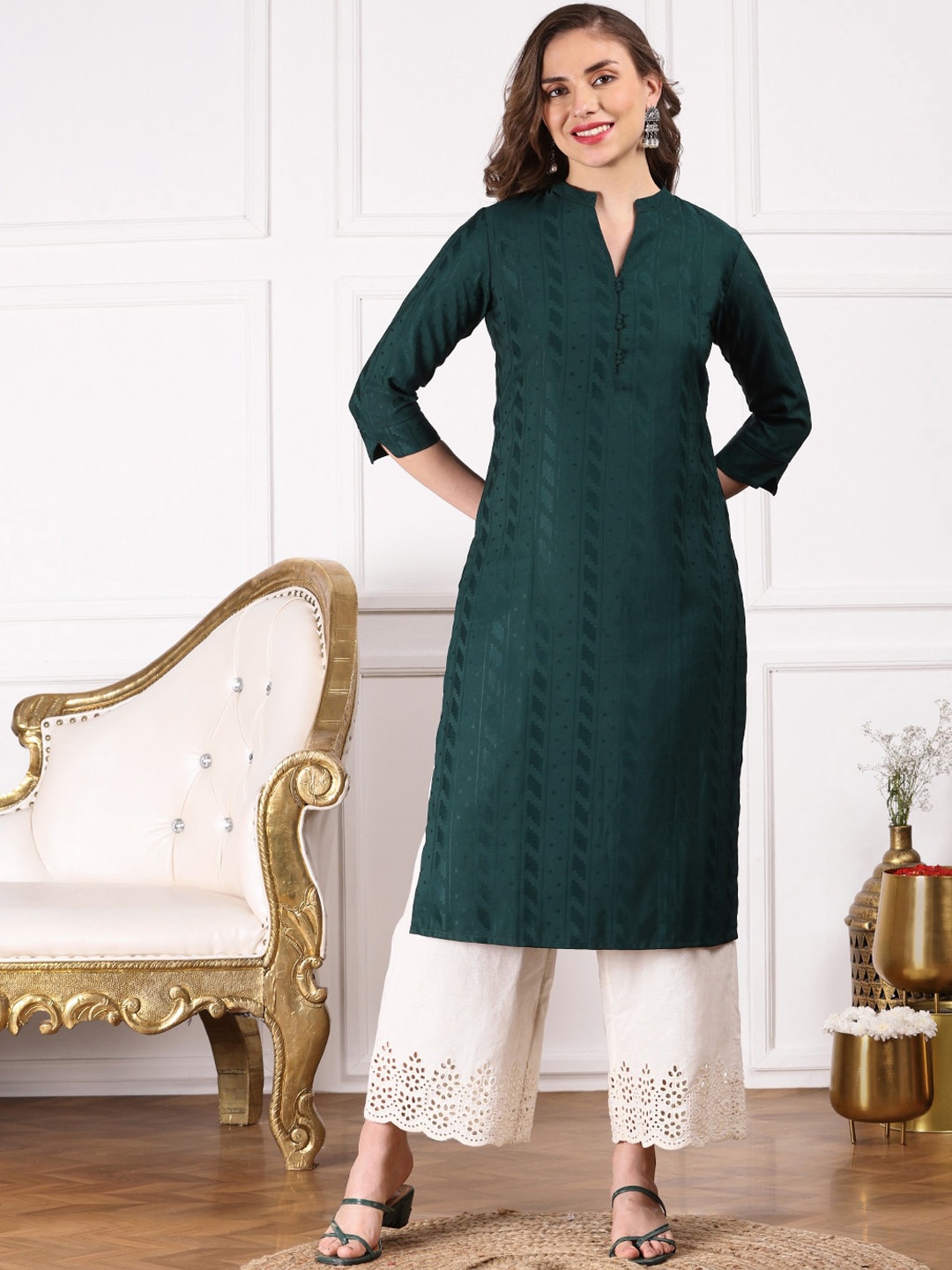 

Ishin Geometric Woven Design Mandarin Collar Straight Kurta, Green
