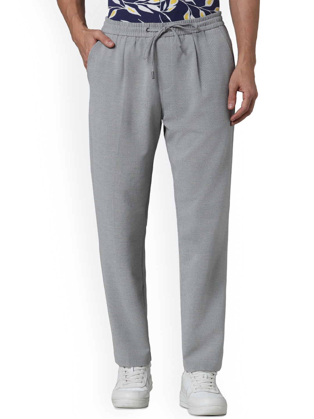 

Celio Men Pleated Mid-Rise Trousers, Grey