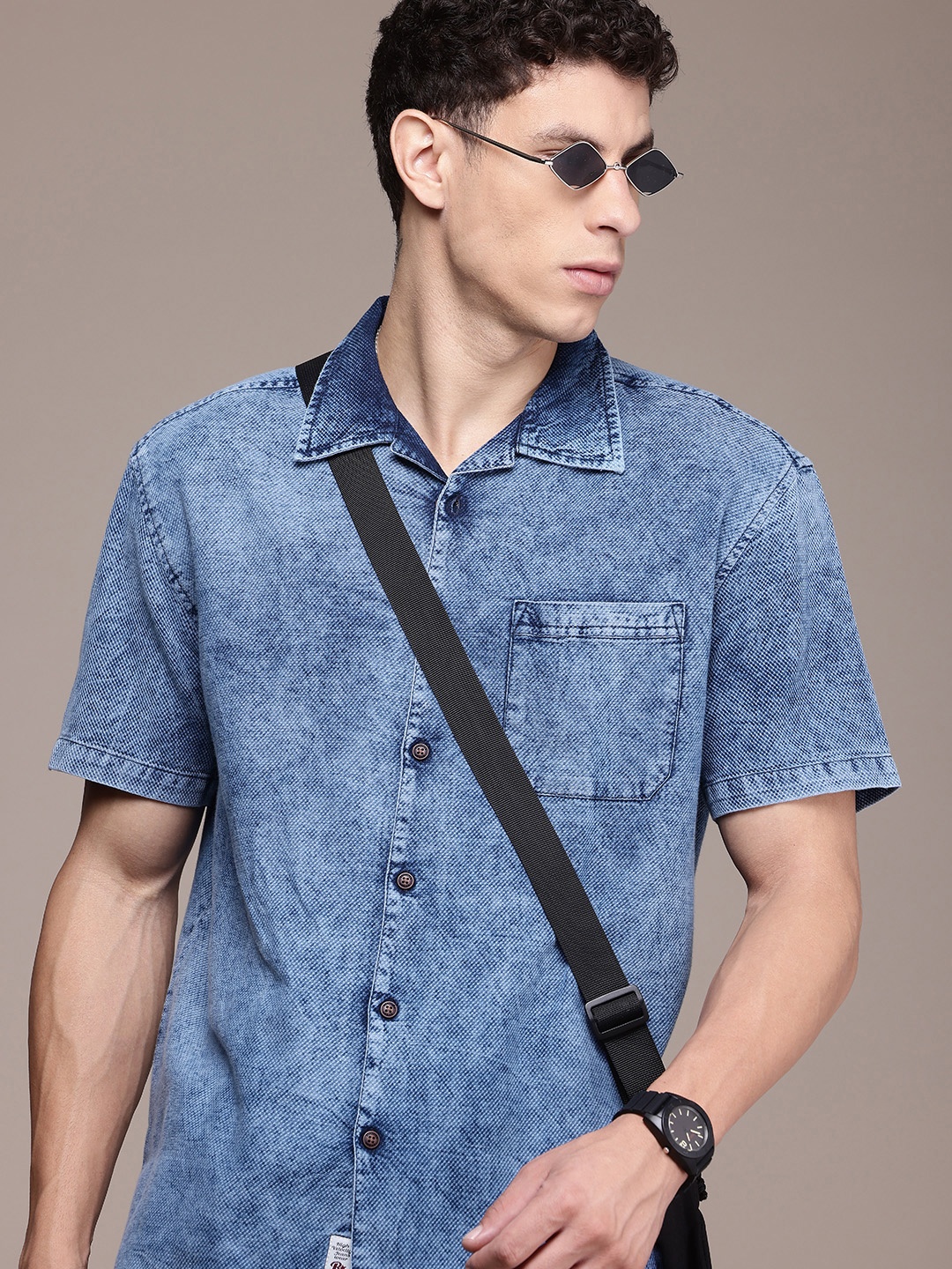 

Roadster Men Relaxed Fit Pure Cotton Casual Denim Shirt, Navy blue