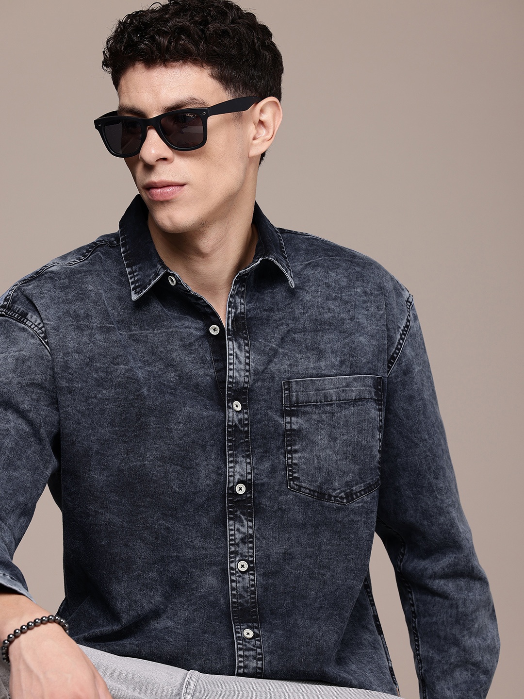 

Roadster Men Faded Oversized Denim Casual Shirt, Charcoal