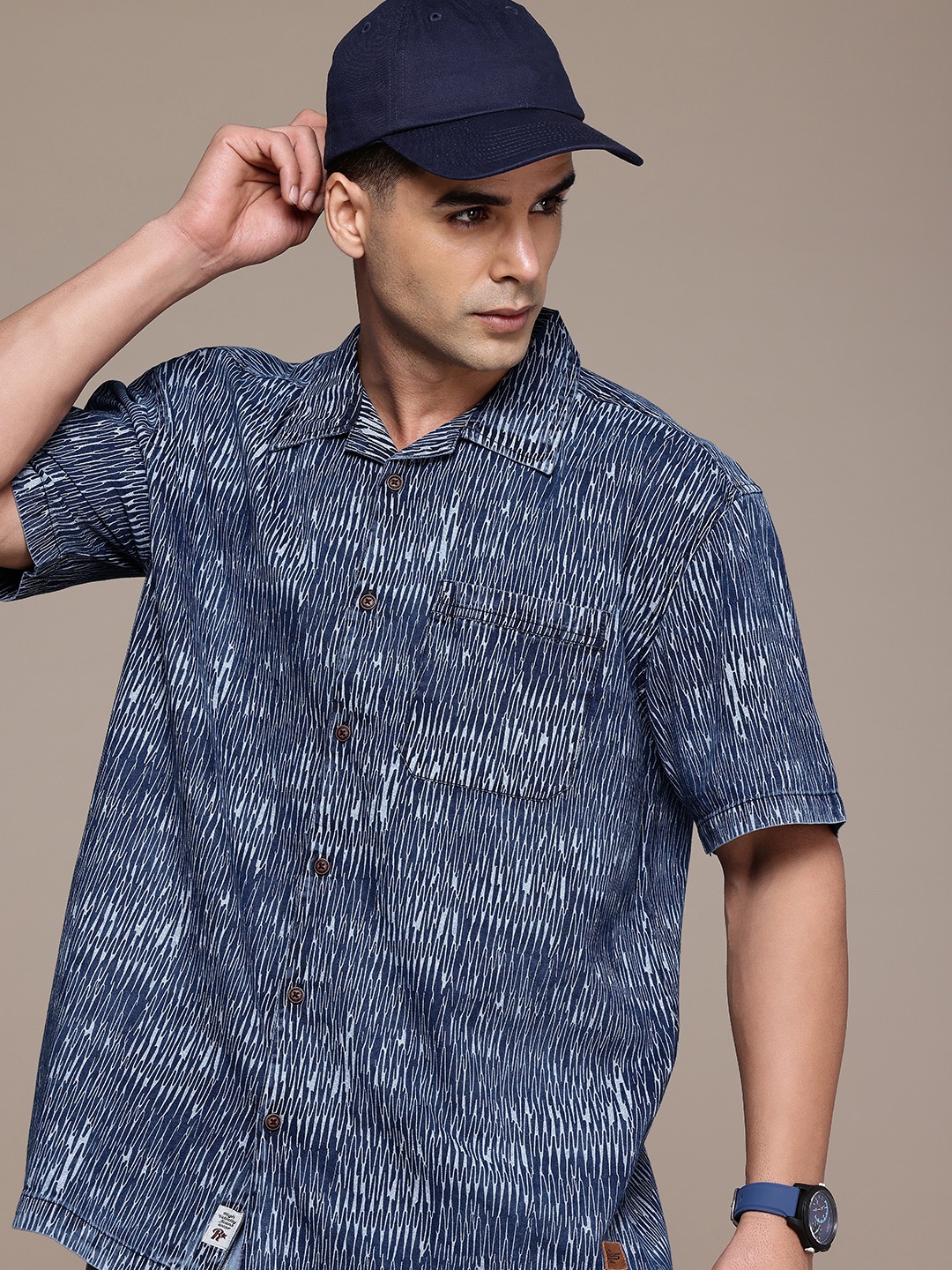 

Roadster Men Printed Cuban Collar Relaxed Fit Pure Cotton Denim Casual Shirt, Navy blue