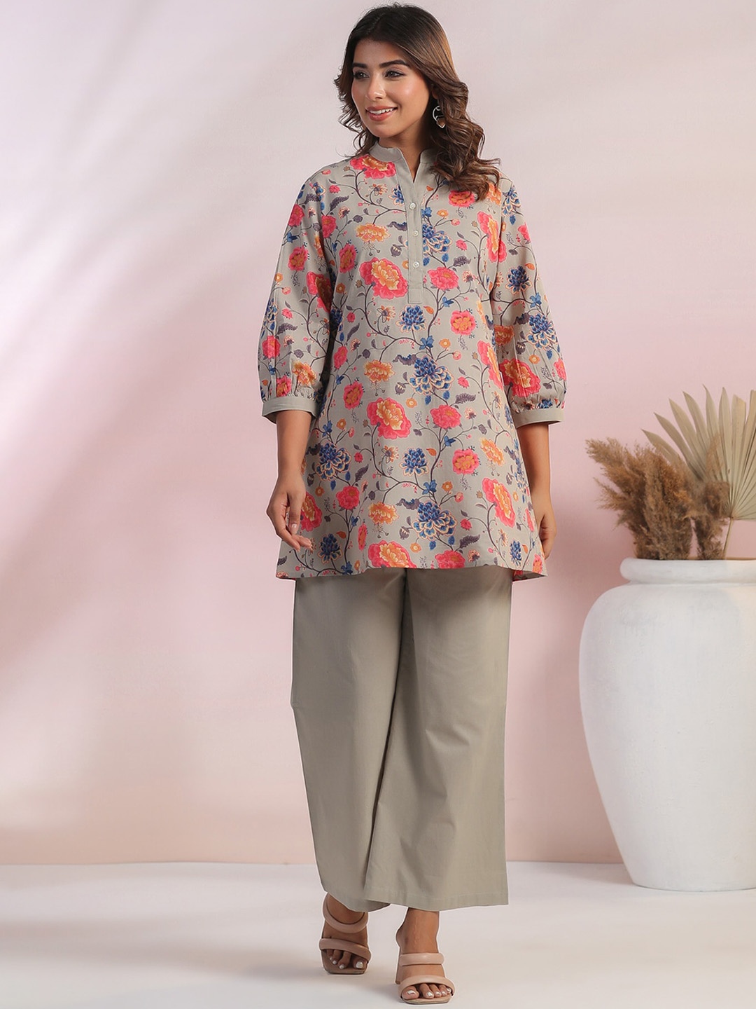 

JISORA Grey Floral Printed Pure Cotton Mandarin-Collar Top & Mid-Rise Palazzo Co-Ords