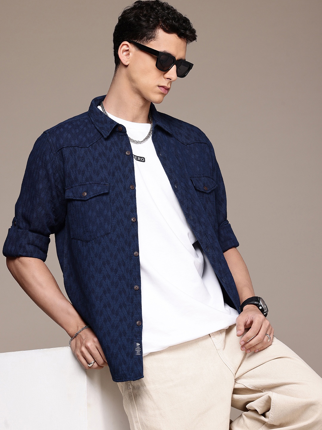 

The Roadster Life Co. Self Design Opaque Casual Shirt, Navy blue
