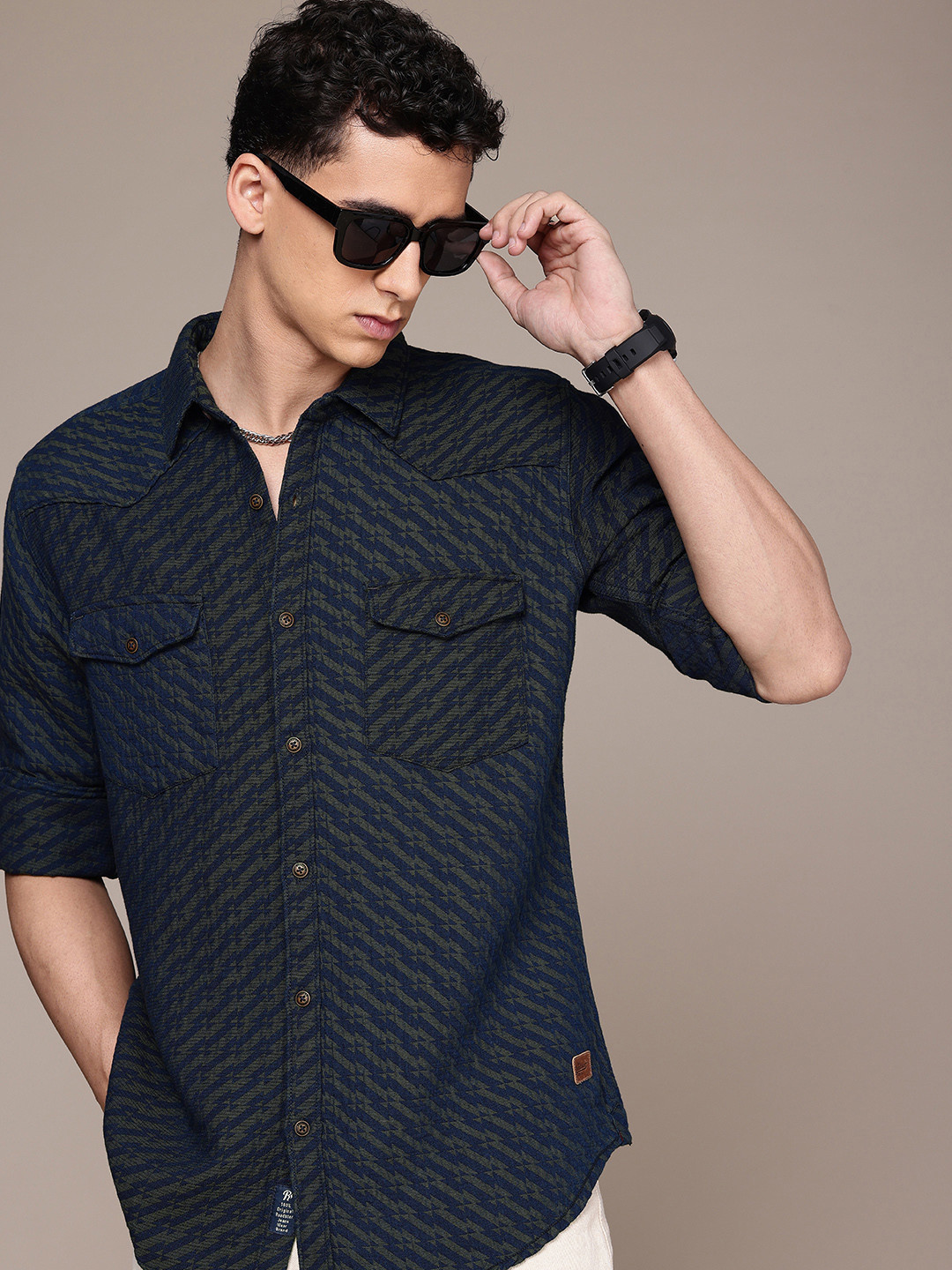 

The Roadster Life Co. Self Design Opaque Casual Shirt, Green