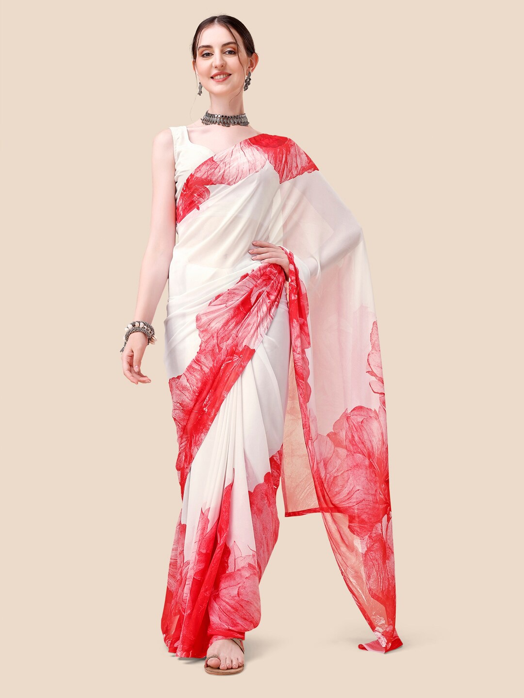 

PATLIPALLU Floral Printed Poly Georgette Saree, White